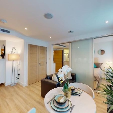 Executive Luxury One Bedroom In Vauxhall Лондон Экстерьер фото